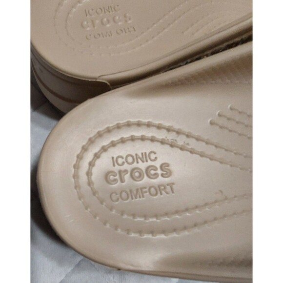 Crocs Iconic Comfort Sandals Women's Size 9 Excellent Condition. - Picture 2 of 8